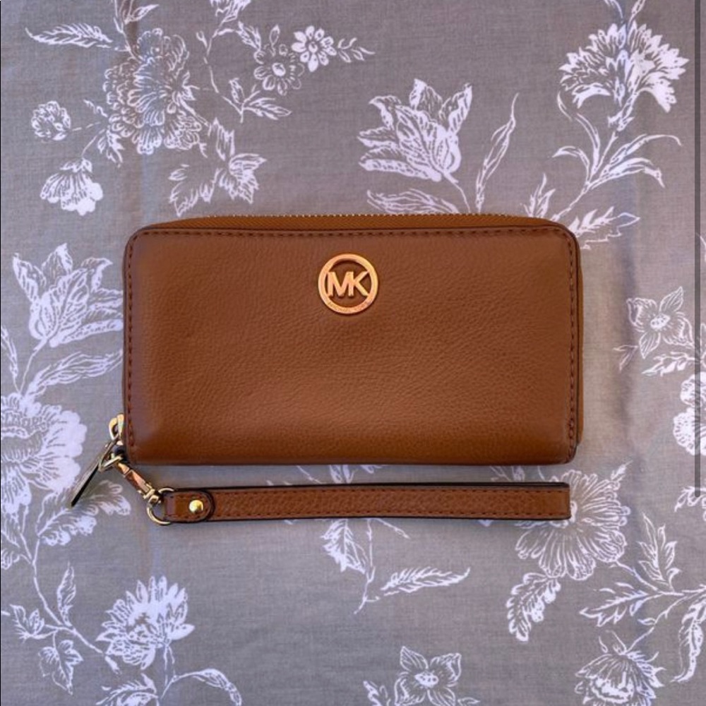 Michael kors wallet/wristlet